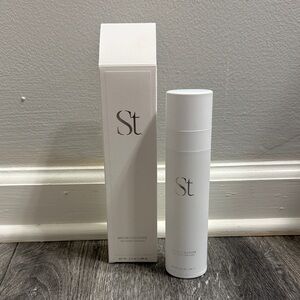 Seint Brush Cleanser - White Bottle and Box